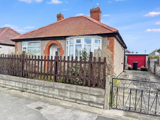 Sandbank Road, Towyn, Abergele, Conwy, LL22 9LB, photo 1
