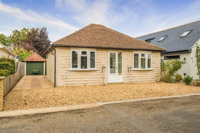 Lansdowne Road, Abingdon, OX13 6EA, photo 1