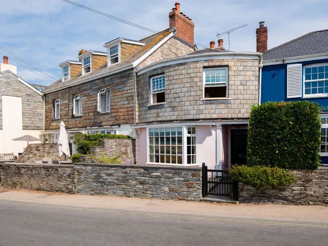 Photo 3 — Rock, Cornwall, PL27 6LB