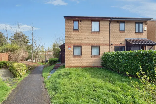 Ambridge Grove, Peartree Bridge, MK6, photo 1