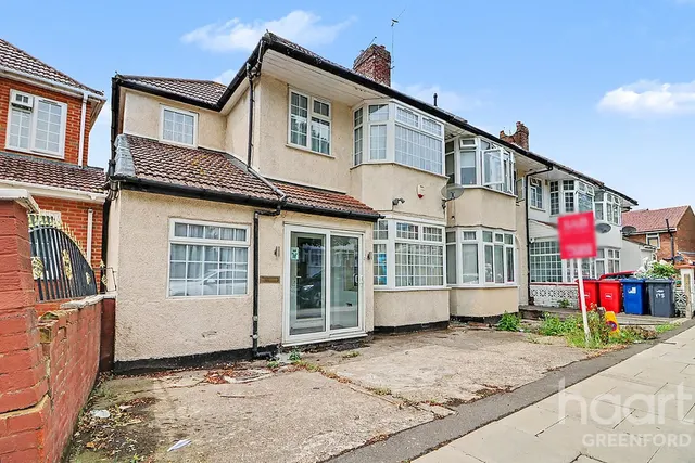 Westbury Avenue, Southall, UB1, photo 1