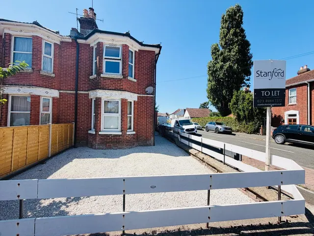 71 Shirley Park Road, Southampton, SO16 4FW, photo 1