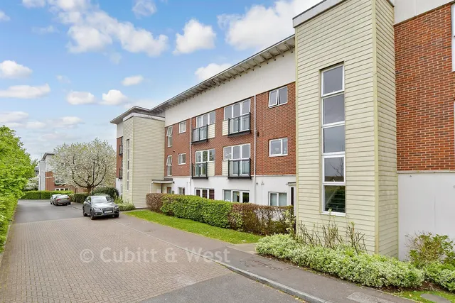 Park View Road, Leatherhead, KT22, photo 1