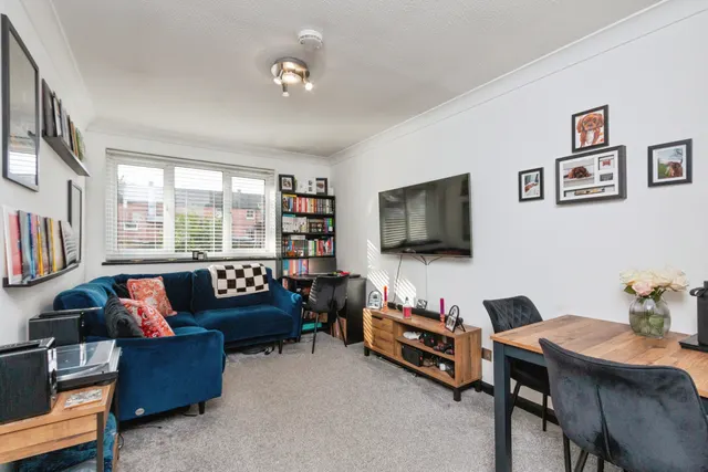 Dudley Close, Bordon, photo 1