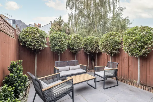 Photo 3 — Atheldene Road, London, SW18