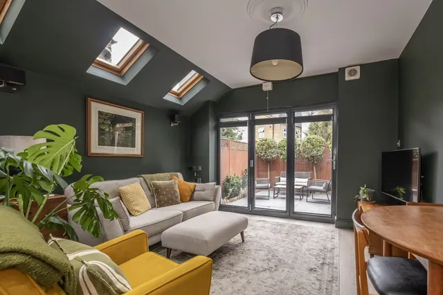 Atheldene Road, London, SW18, photo 1