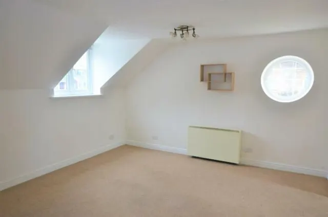 Castle Hill Court, PL31, photo 2