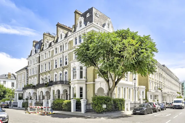 Flat 2, 9 Redcliffe Square, London, photo 1