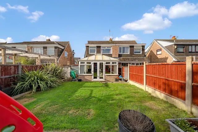 Photo 2 — Netherfield, Widnes, Widnes, WA8 8BZ