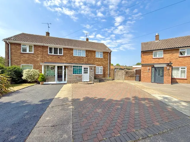 Amhurst Road, Luton LU4 0QT, photo 1