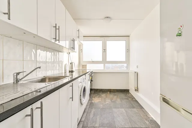 London, SW11, photo 1