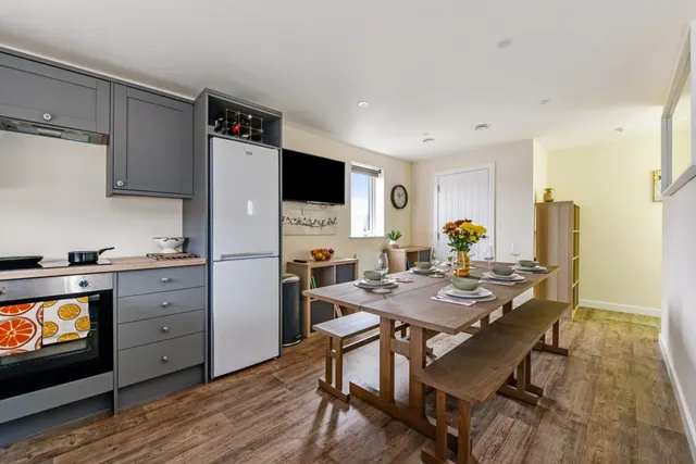 Photo 2 — Balfour House, Winchester