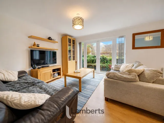 Photo 2 — 93 Redditch Road, Studley