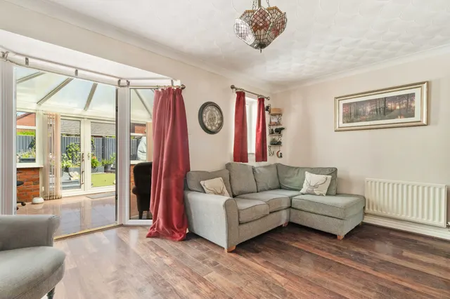 Photo 3 — Kingsbury Close, Appleton, Warrington, Warrington, WA4 5FF