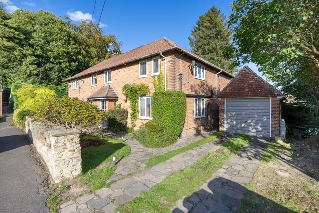 Whitfield Close, Haslemere, GU27, photo 1