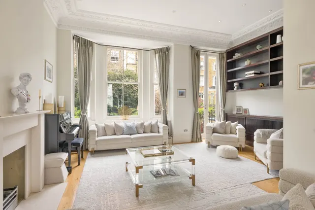 Photo 3 — Brunswick Gardens, Kensington, London, W8 4AJ