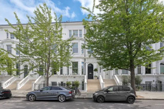 Brunswick Gardens, Kensington, London, W8 4AJ, photo 1