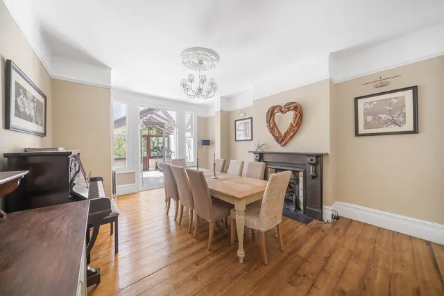 Photo 3 — Onslow Gardens, Wallington, SM6