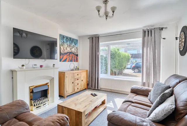 Photo 2 — Highworth Crescent, Gloucestershire, Yate, BS37 4EY