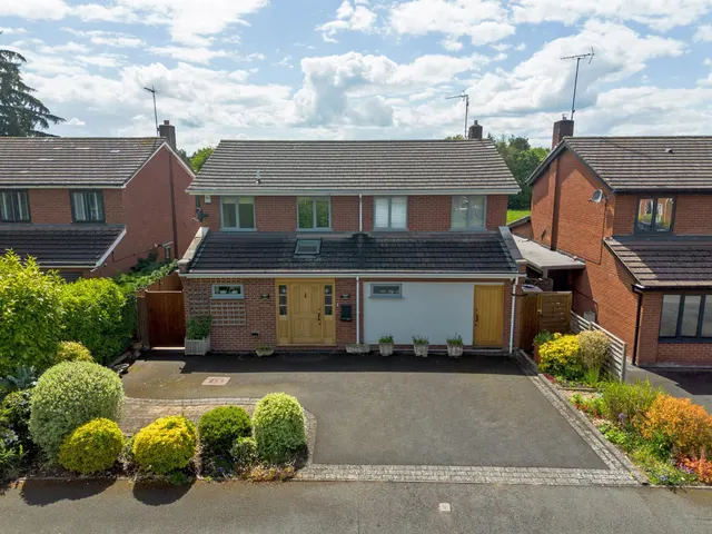 The Lea, Kidderminster, DY11, photo 1