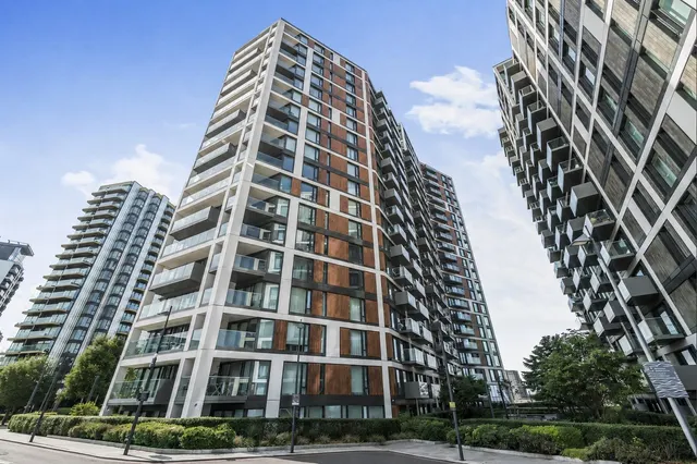 Duke of Wellington Avenue, SE18, photo 1