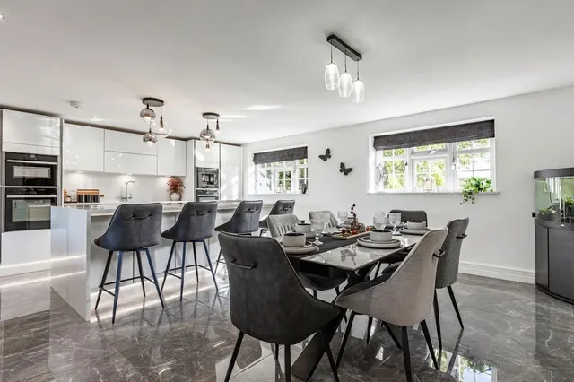 Impressively Extended Five Bedroom Fa, photo 3