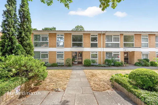 Brambledown Road, Wallington, photo 1