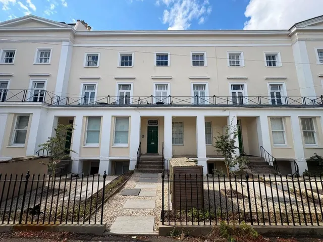 Grosvenor Street, Cheltenham, photo 1