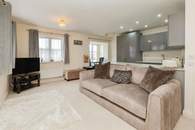 Poole Close, Aylesbury, HP21, photo 2