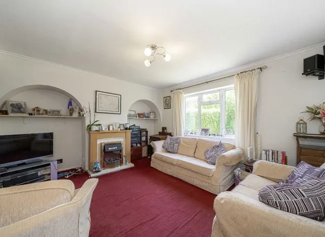 Photo 2 — Hawthorn Way, Shepperton, TW17