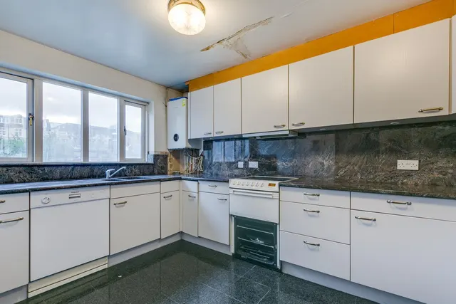 Photo 2 — Broadley Terrace, London, NW1 6LQ