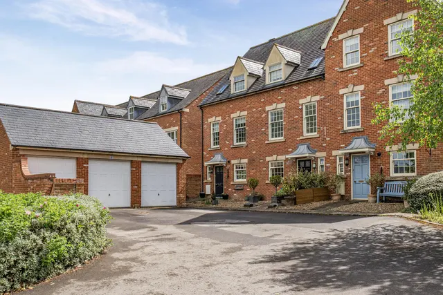 The Mews, Devizes, SN10, photo 2