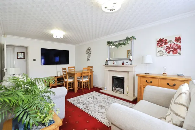 Photo 3 — Warstones Crescent, Penn, Wolverhampton