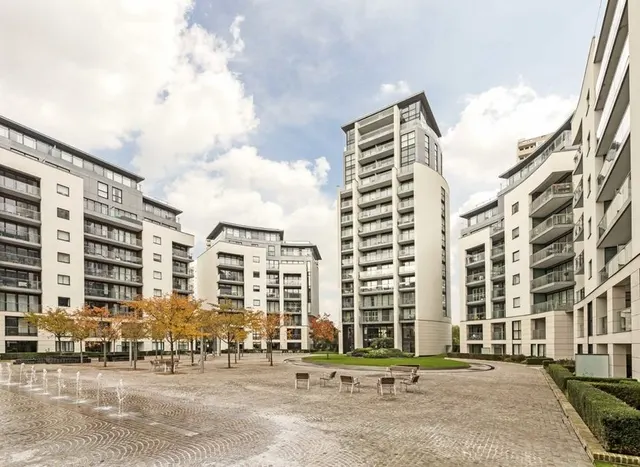 Pump House Crescent, Brentford, TW8, photo 1