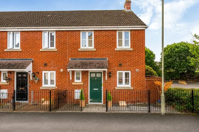 St. Johns Close, Tiverton, EX16, photo 1