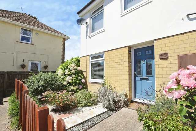 Castlerough Lane, Kemsley, Sittingbourne, Kent, ME10, photo 1