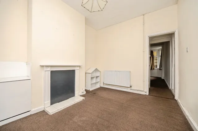 Cinder Bank, Dudley, DY2, photo 3
