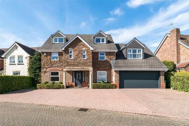 Ennerdale Close, Great Warford, SK9, photo 1