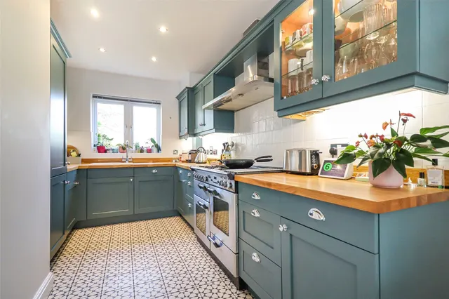 Photo 2 — Farriers Close, Church Crookham, Fleet, Hampshire, GU52 0RW