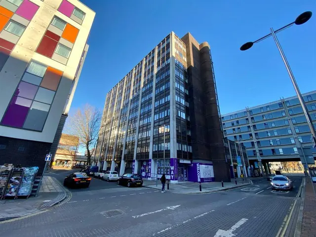 Isambard Brunel Road, Portsmouth, PO1, photo 1