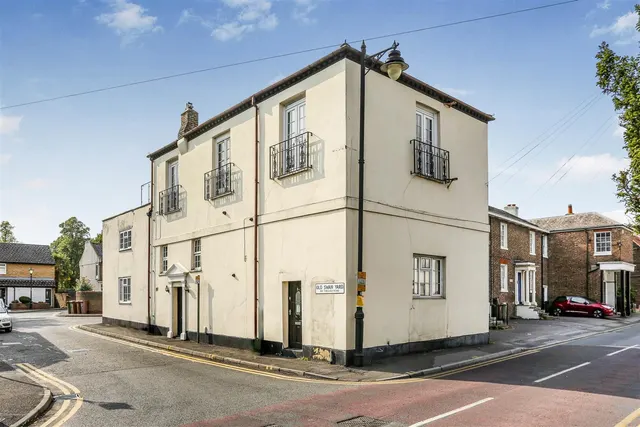 West Street, Carshalton, SM5 2PT, photo 1
