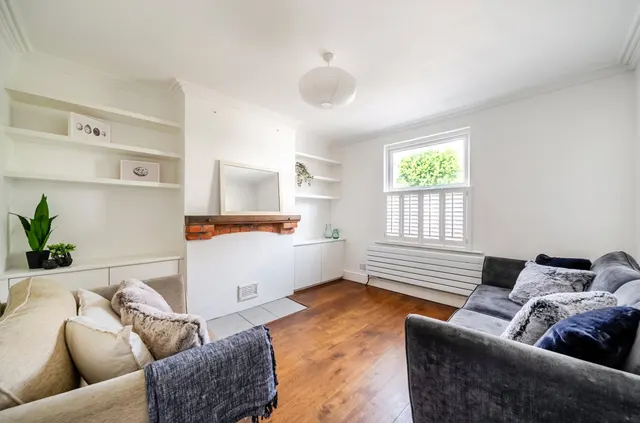 Drummond Road, Guildford, GU1, photo 2
