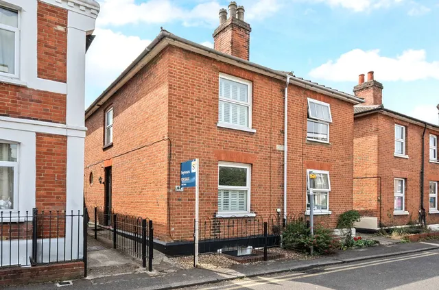 Drummond Road, Guildford, GU1, photo 1