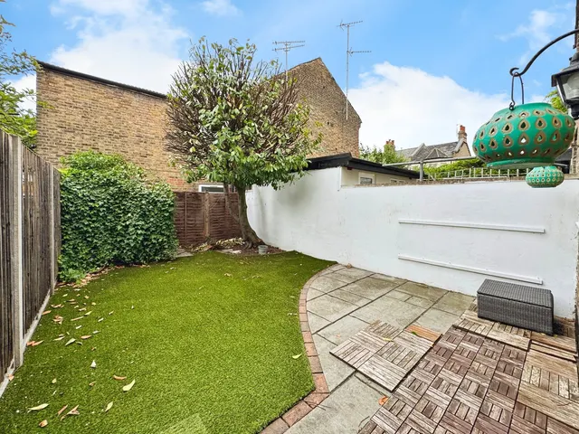 Balmoral Road, London, NW2, photo 3
