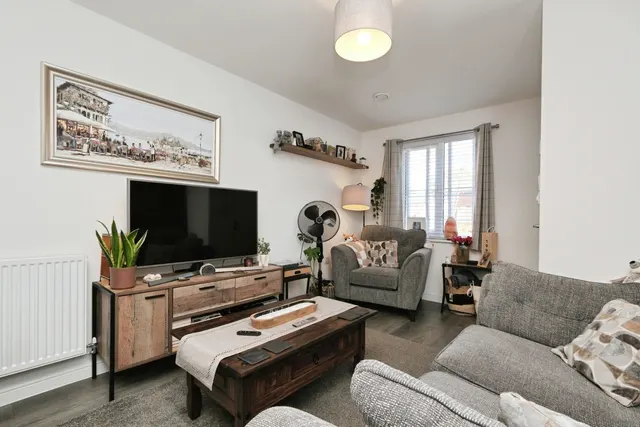 Bloom Close, Worthing, BN13, photo 3