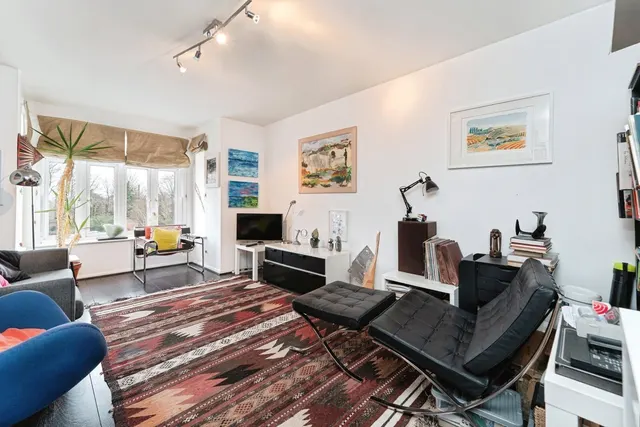 Photo 2 — Pearl Close, Cambridge, Cambridgeshire, CB4