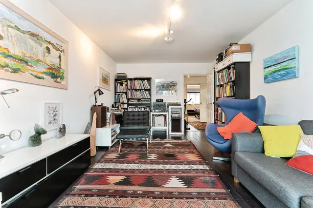 Photo 3 — Pearl Close, Cambridge, Cambridgeshire, CB4