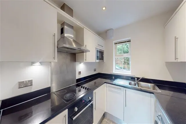 Station Road, Loughton, IG10, photo 3