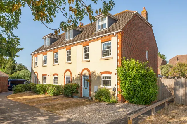 Caspian Close, Fishbourne, PO18, photo 1
