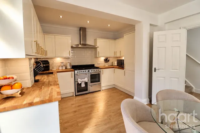 Scarborough Drive, Sheerness, ME12, photo 3